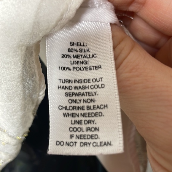 White House Black Market Size S White Metallic Gold Floral Sleeveless Silk Top - Picture 7 of 12